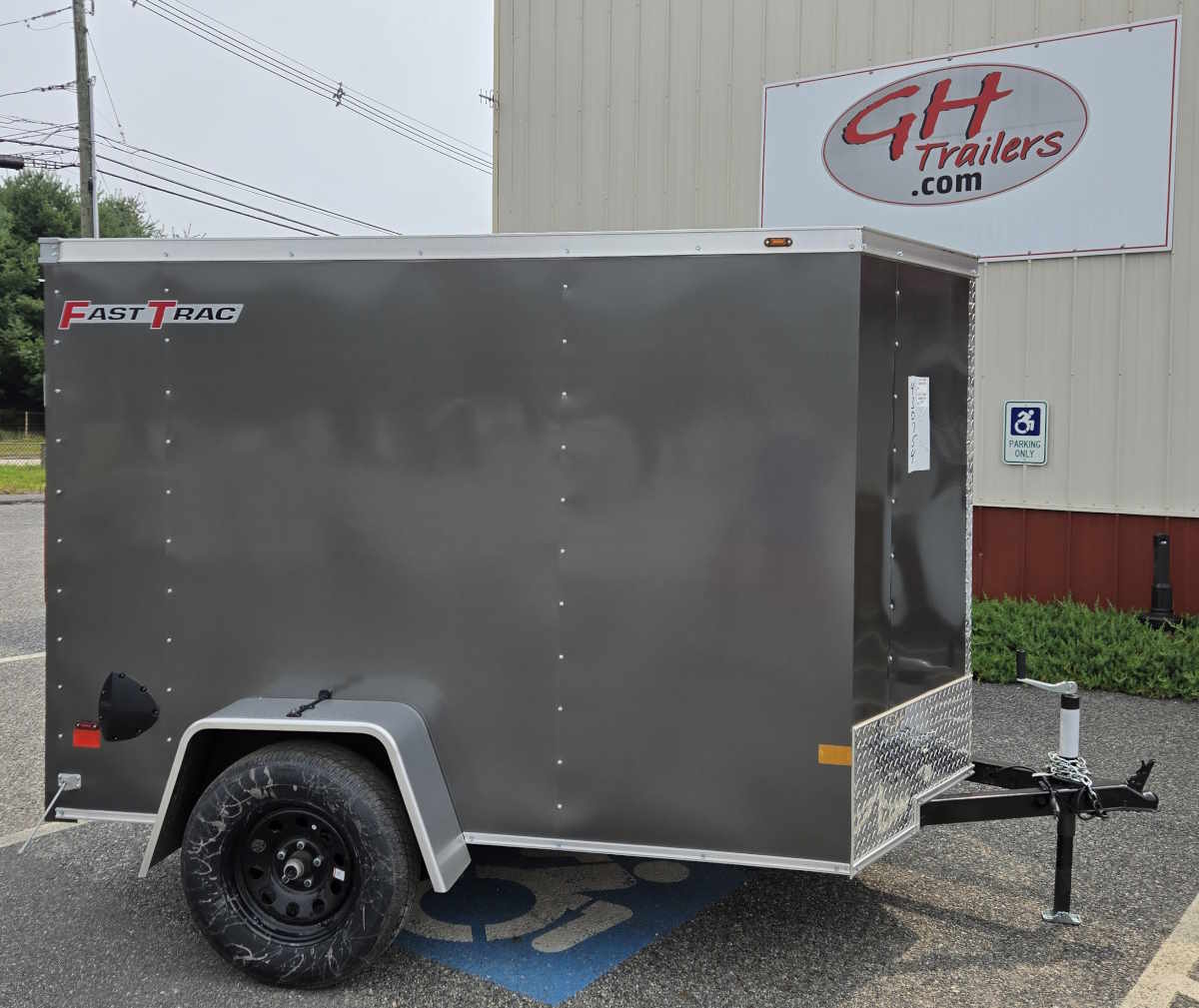 WELLS CARGO FT58S2-D   BARN 5' X 8'