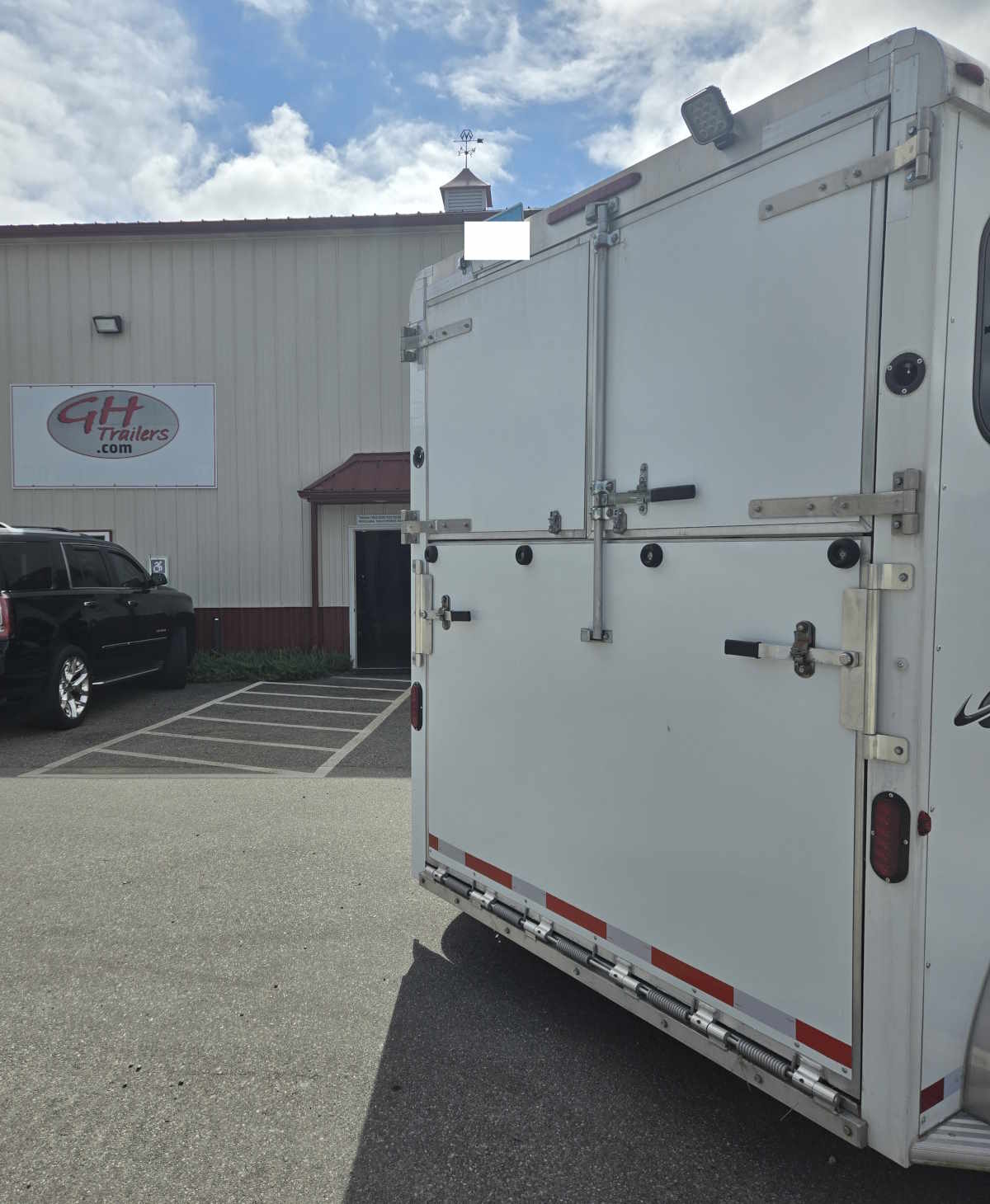 USED_27347_REAR.jpg USED_27347_REAR.jpg