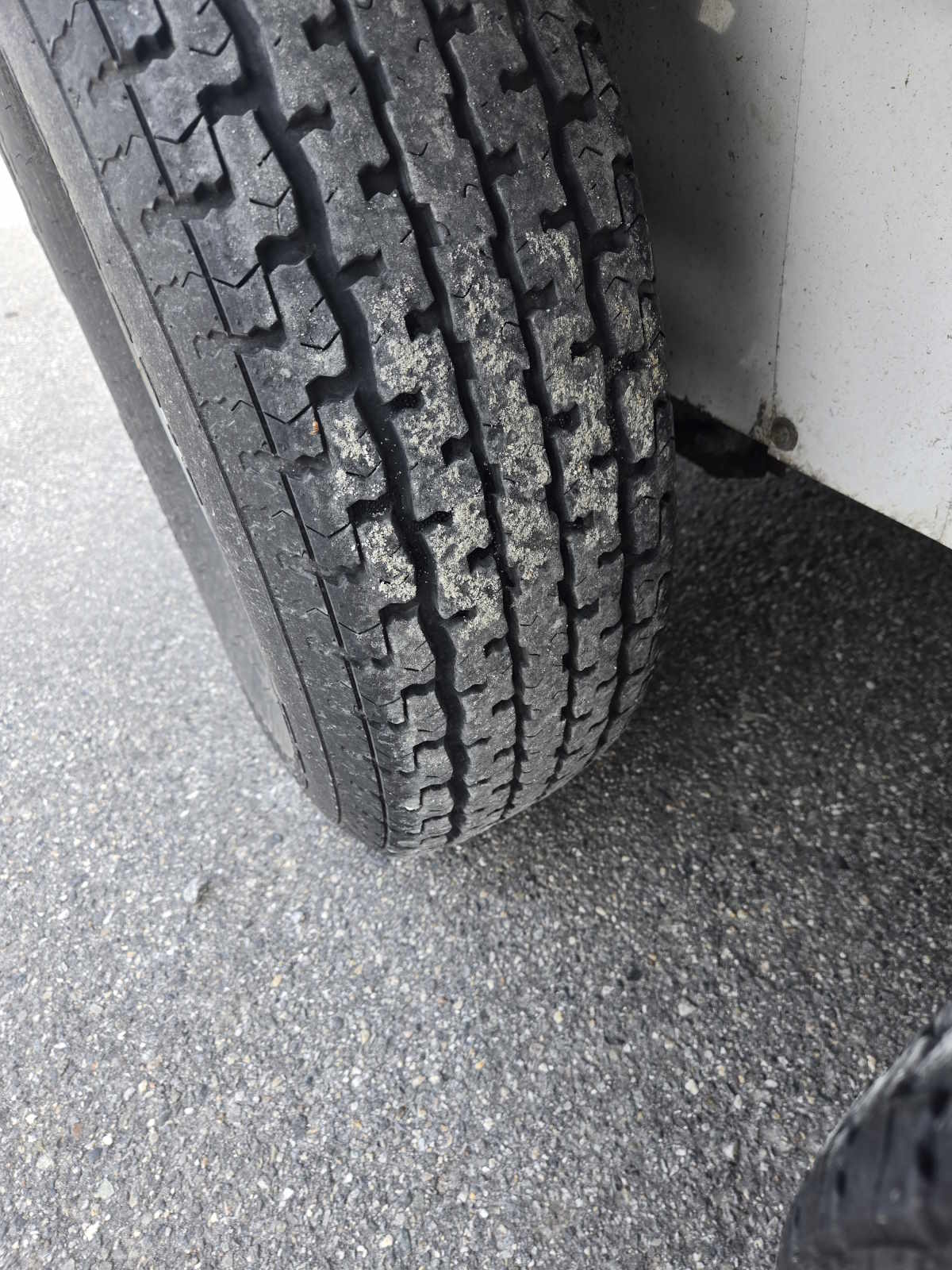 USED_27347_TIRES.jpg USED_27347_TIRES.jpg